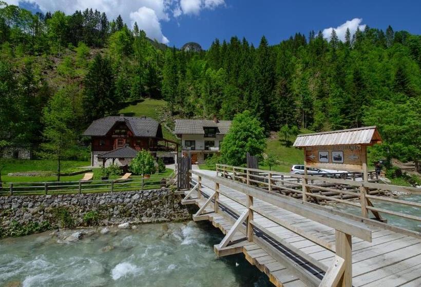اتاق استاندارد با چشم‌انداز کوهستان, Turistična Kmetija čerček