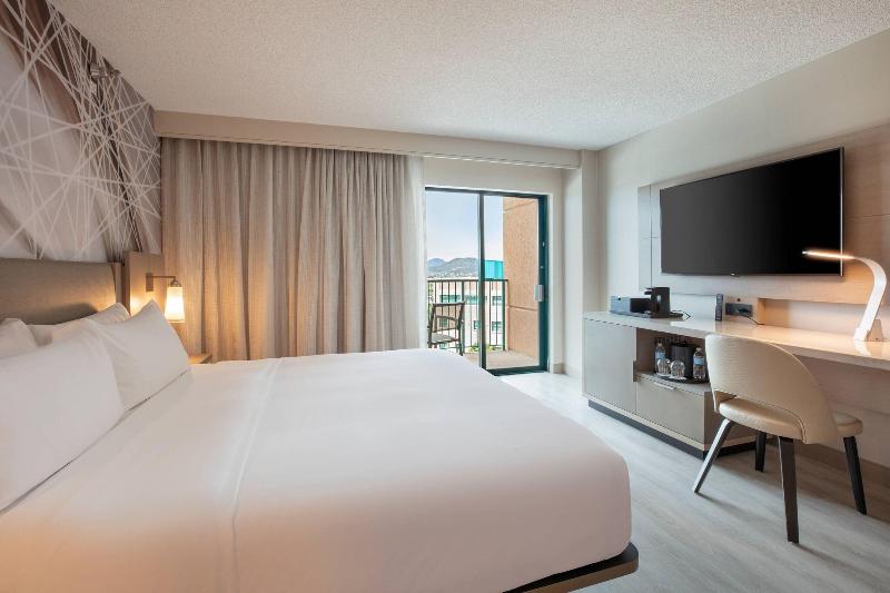 스탠다드 룸 킹사이즈 침대, Tucson Marriott University Park