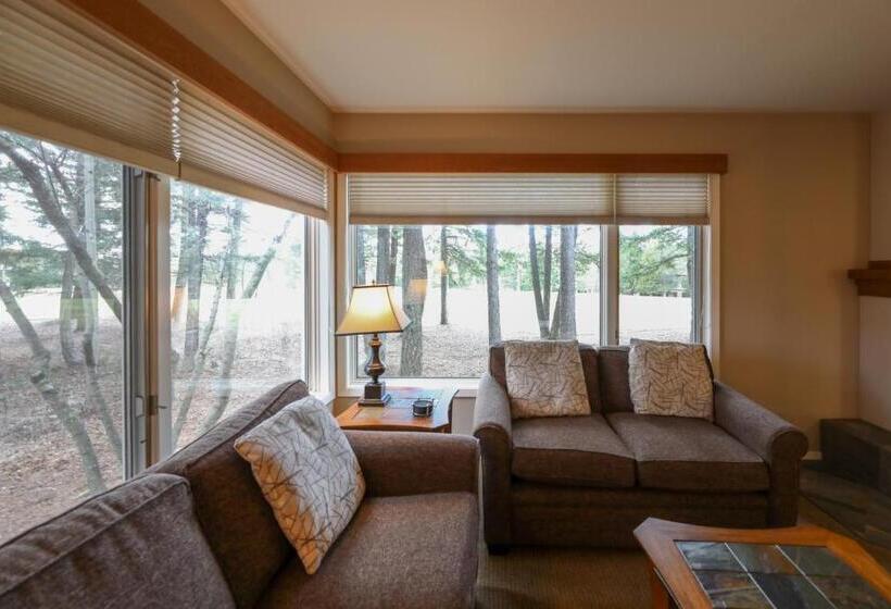 Апартаменты 2 Спальни, Meadow Lake Resort & Condos