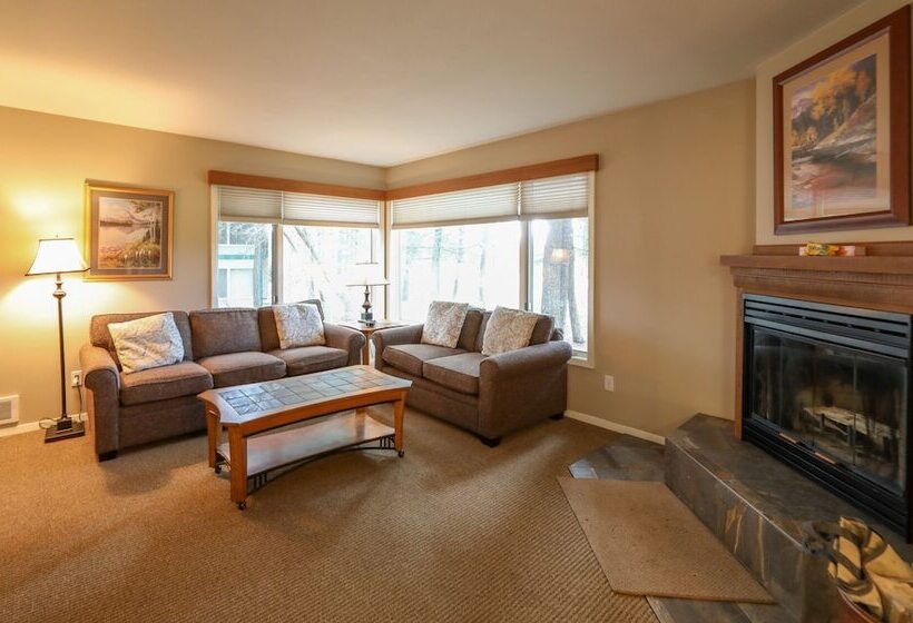 Апартаменты 2 Спальни, Meadow Lake Resort & Condos