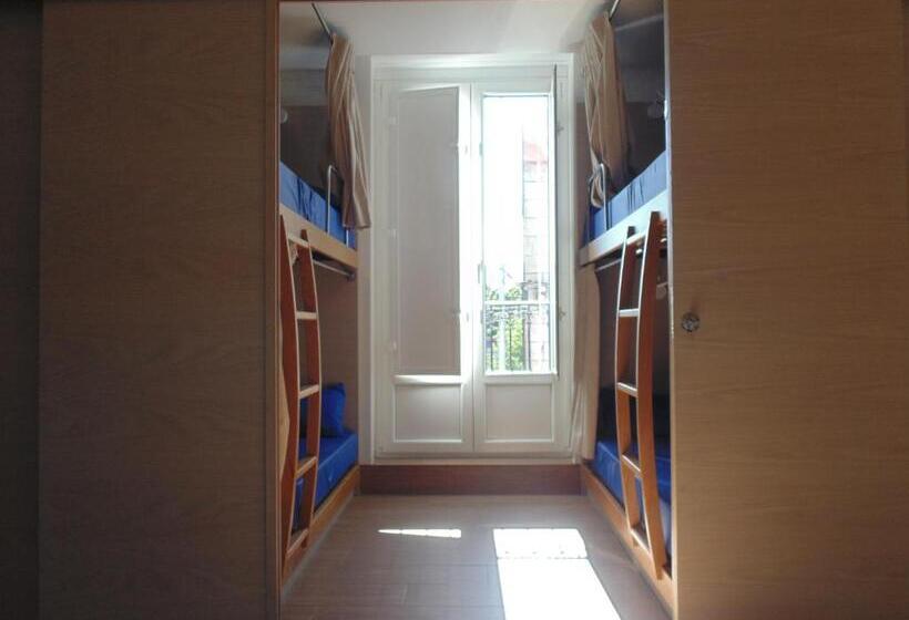Номер Стандарт Четырехместный Совместный Санузел, Hostel Albergue O Mesón