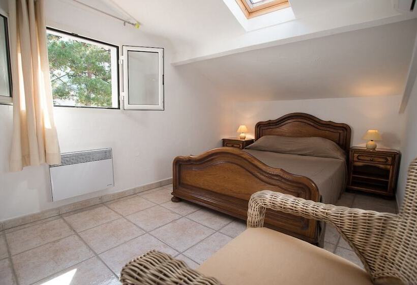 Апартаменты 3 Спальни Вид на Море, Residence Villa Nova