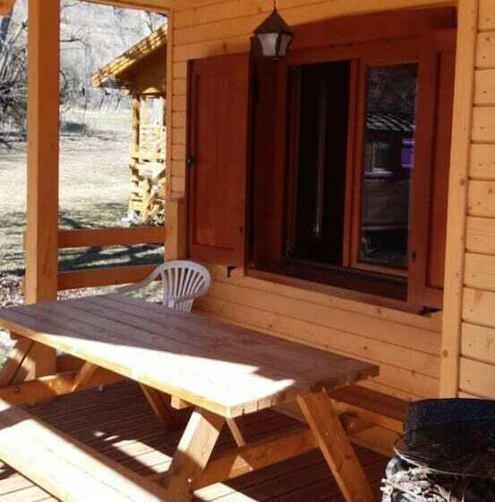 کلبه ییلاقی, Camping, Hôtel De Plein Air Les Cariamas
