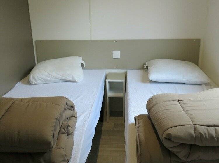 Дом 2 Спальни, Le Chanset Mobil Homes
