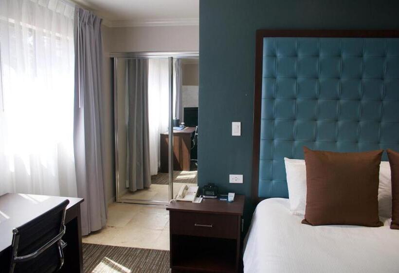 Quarto Estandar Cama King, Munras Inn