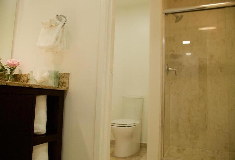 Номер Deluxe, Munras Inn