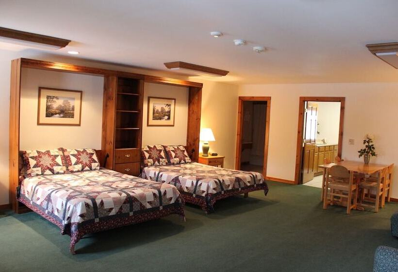 Семейный Номер, Nootka Lodge