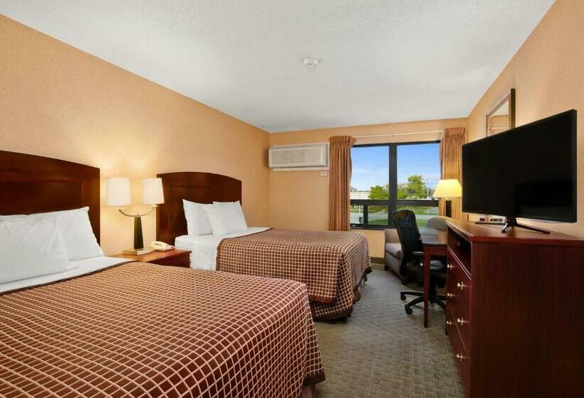 Номер Стандарт 2 Двуспальные Кровати, Days Inn By Wyndham Utica