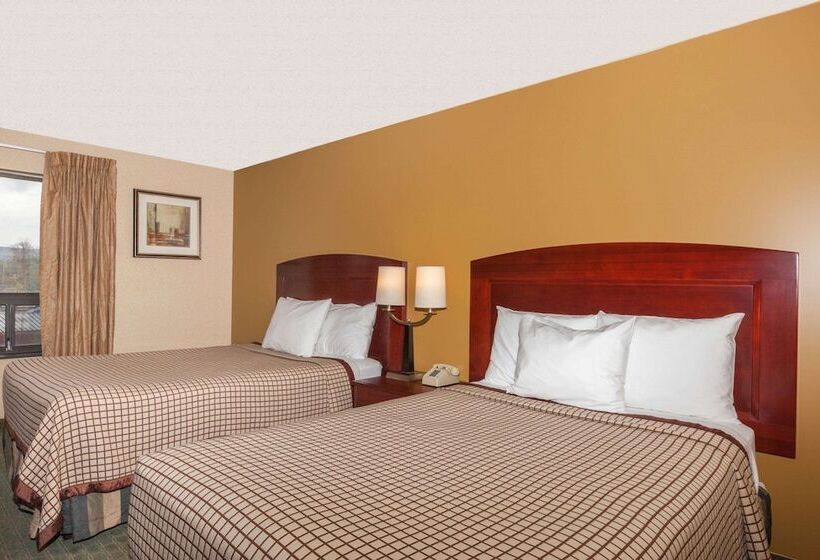 Номер Стандарт 2 Двуспальные Кровати, Days Inn By Wyndham Utica