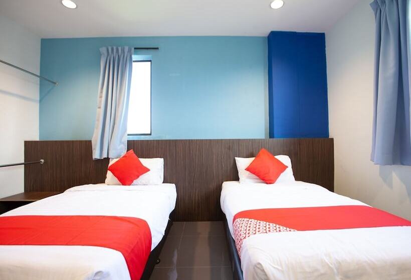 デラックスルーム, Space Hotel By Oyo Rooms