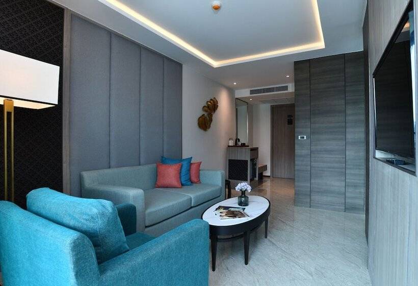 Havuz Manzaralı Süit, Skyview Resort Phuket Patong Beach