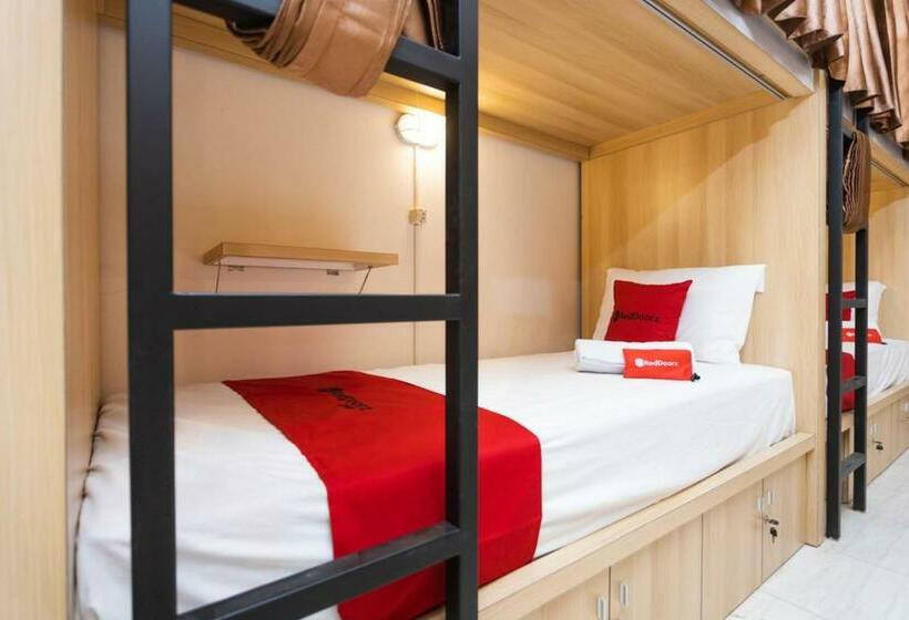 تختخواب در اتاق مشترک, Reddoorz Hostel @ Malang City Center 2