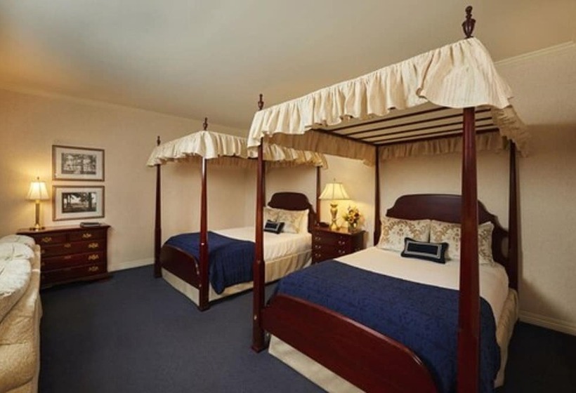 Номер Deluxe, Nittany Lion Inn