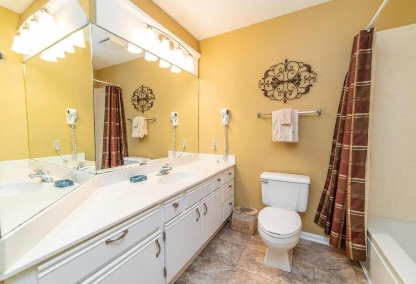 Апартаменты 4 Спальни, Pointe Royale Golf Resort