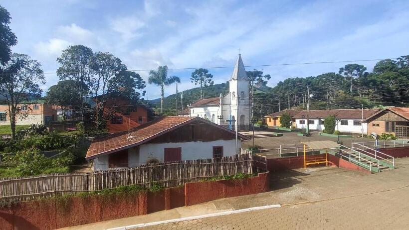 스위트, Hospedaria Caminho Da Roça