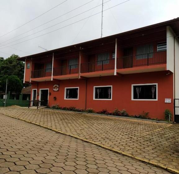 스위트, Hospedaria Caminho Da Roça