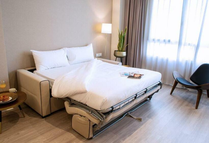 استودیوی استاندارد, Voghe Premium Flats