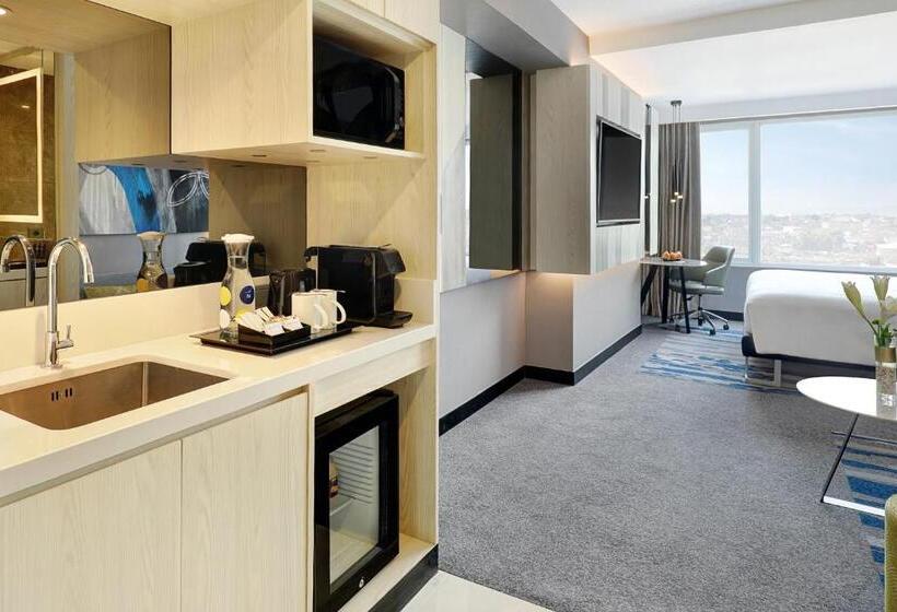 استودیوی سوپریور, Novotel Suites Yogyakarta Malioboro