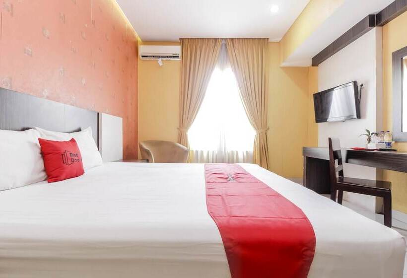 Номер Стандарт, Reddoorz At La Mega Near Pasar Pagi Cirebon