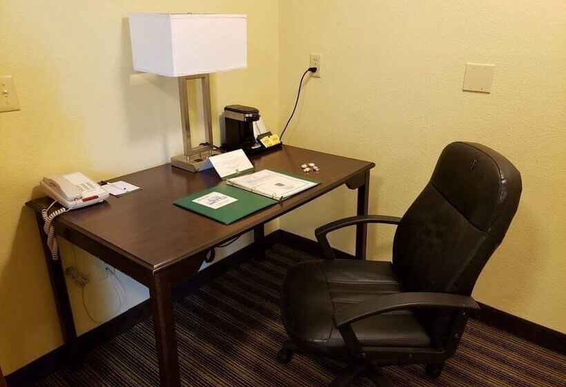 ２ダブルベッドのスタンダードルーム, Quality Inn & Suites Vancouver   Hazel Dell