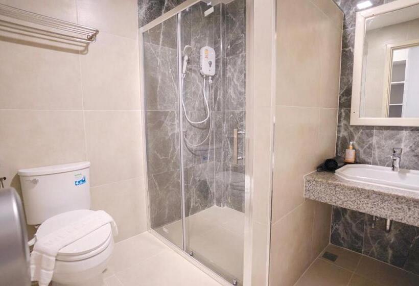 اتاق استاندارد با چشم‌انداز کوهستان, The Space Airport Hotel Chiang Rai