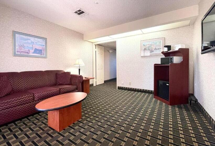 带大床的复式套间, Ramada By Wyndham South El Monte