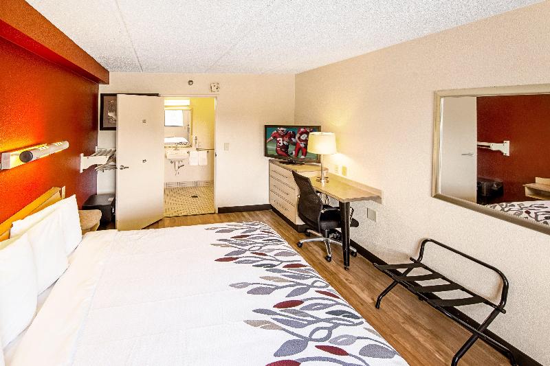 Номер Superior Кровать Кинг, Red Roof Inn Pensacola  I10 At Davis Highway