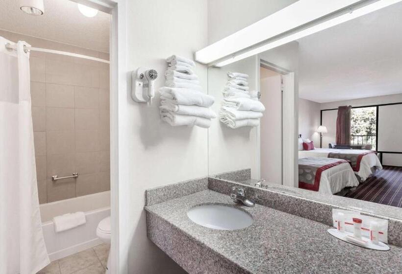 标准间, Travelodge By Wyndham Clarksville