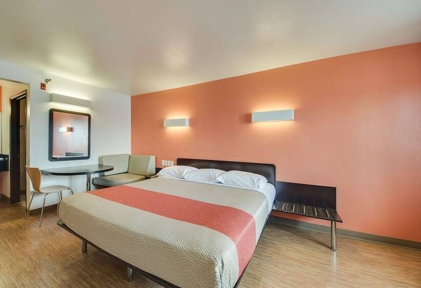 Люкс Повышенной Комфортности, Motel 6 Brownsville, Tx North