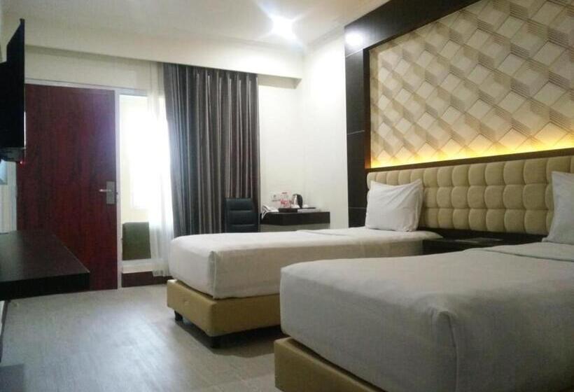 Номер Superior, Sindoro Hotel Cilacap By Conary