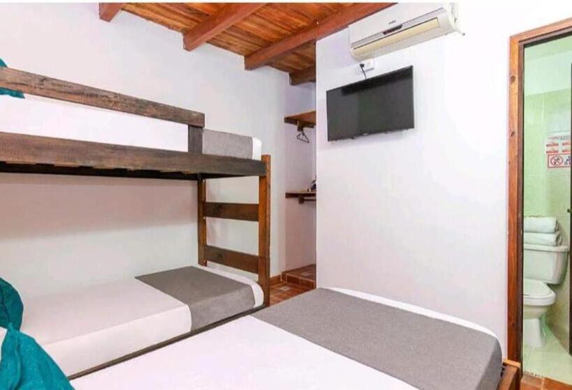 수피리어 트리플 룸, Kayena Hostel