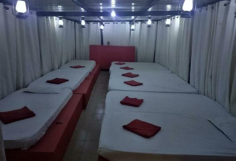 共用房间的床, Ooty Dormitories