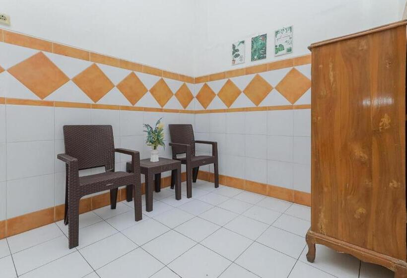 Номер Стандарт, Reddoorz Syariah At Mojosari