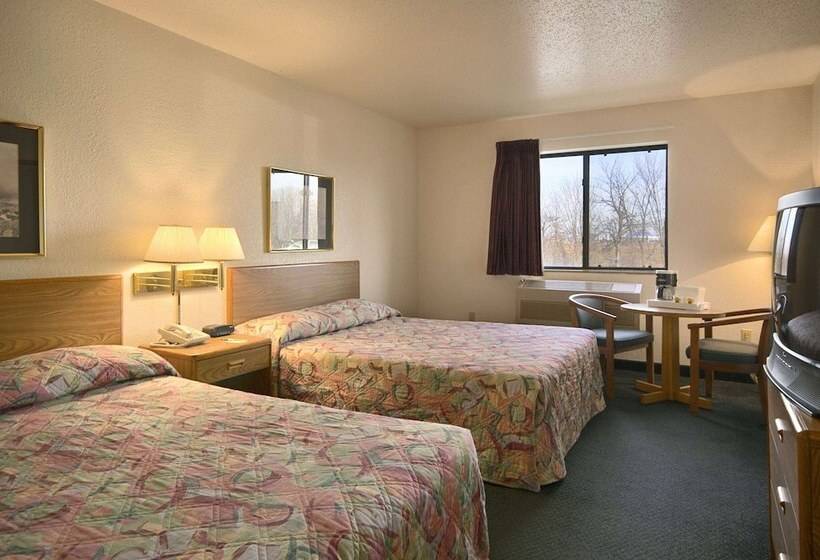 Номер Стандарт, Travelodge By Wyndham Hudsonville