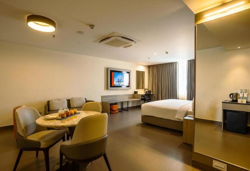 اتاق استاندارد با تخت بزرگ برای معلولان, Amika Hotel,madurai   Near Airport