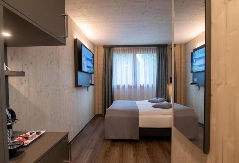 اتاق استاندارد با چشم‌انداز کوهستان, Cubilaris Motel
