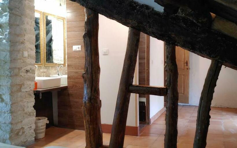 패밀리 룸, Albergue El Condor