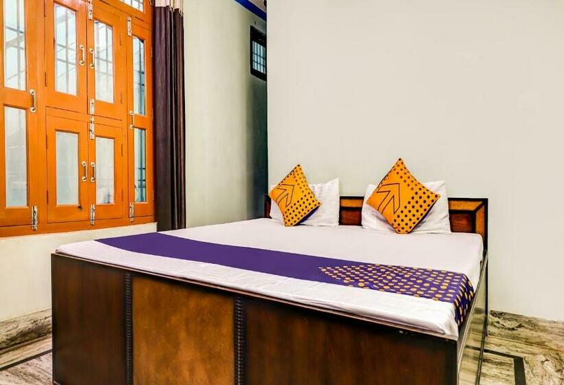 Трехместный Президентский, Spot On 68052 Surya Guest House