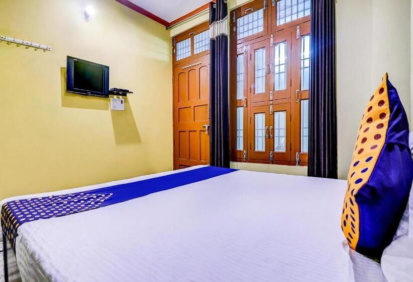 Трехместный Президентский, Spot On 68052 Surya Guest House