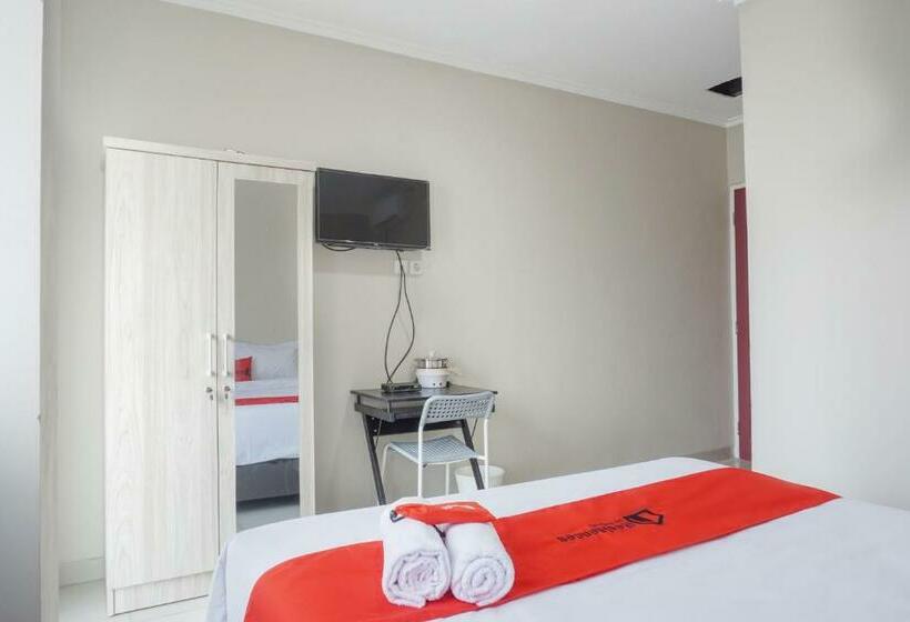 Номер Стандарт, Residences By Reddoorz Near Mt Haryono