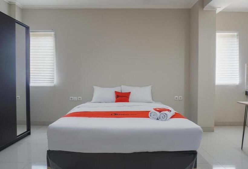 Номер Deluxe, Residences By Reddoorz Near Mt Haryono