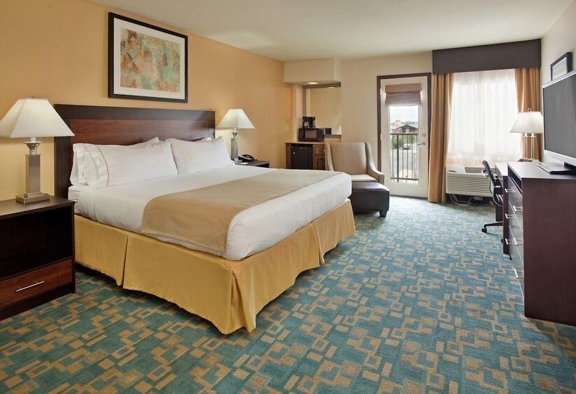 スイート, Holiday Inn Express Hotel & Suites Branson 76 Central, An Ihg