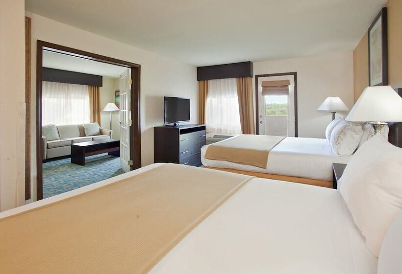 스위트, Holiday Inn Express Hotel & Suites Branson 76 Central, An Ihg
