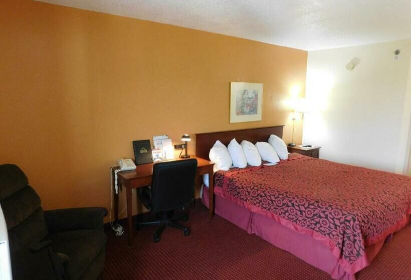 带大床的标准间, Days Inn & Suites By Wyndham Cedar Rapids