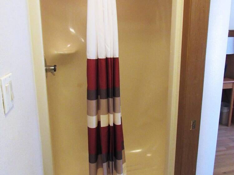 Номер Deluxe, Red Roof Inn Fargo  I94/ Medical Center