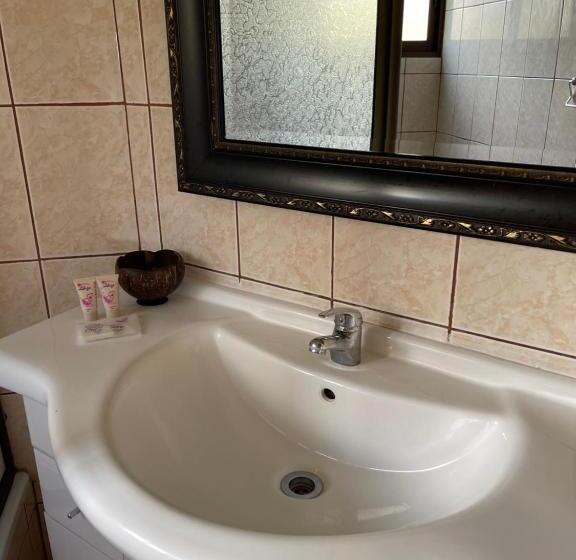 اتاق لوکس, Teanehi Bed & Breakfast