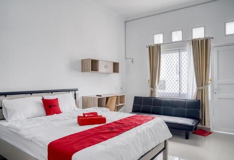 Номер Deluxe, Reddoorz Syariah Near Rsud Kota Bogor