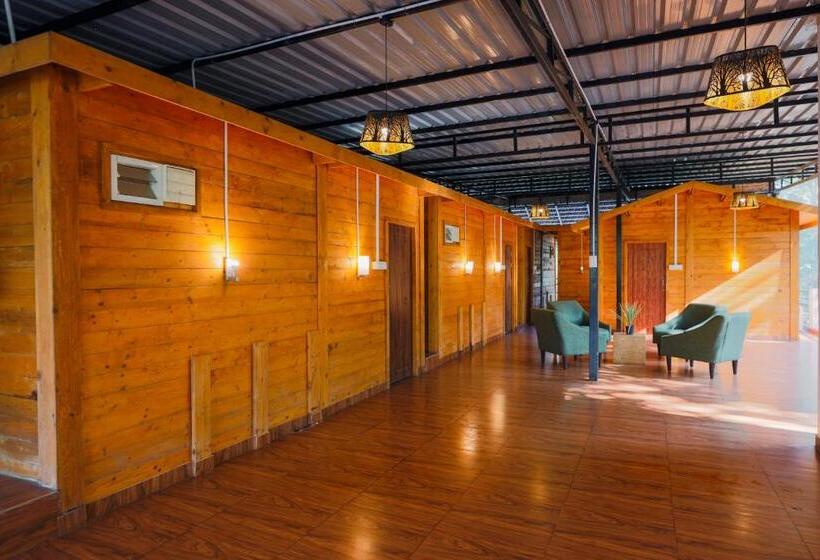 带观景的标准工作室, The Blossom Resort, Chikmagalur