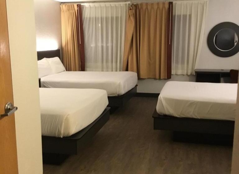 Трехместный Номер Deluxe, Pinetop Studio Suites