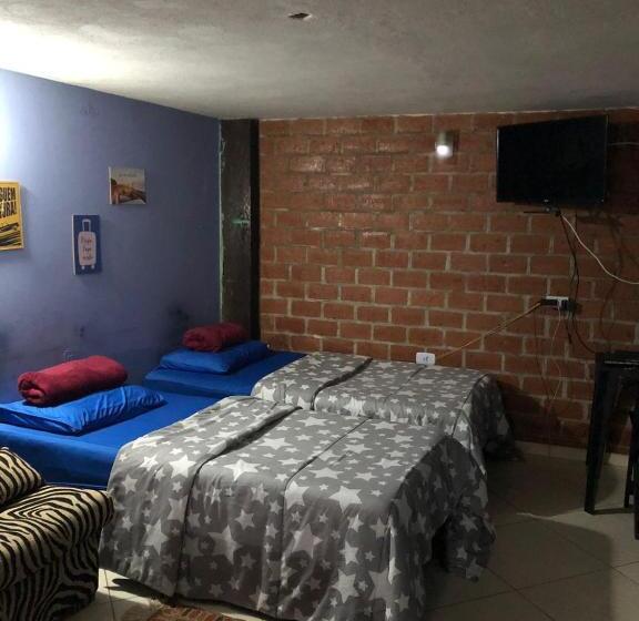 Quarto Quadruple Standart Vista Jardim, Hospedagem Maria Joana